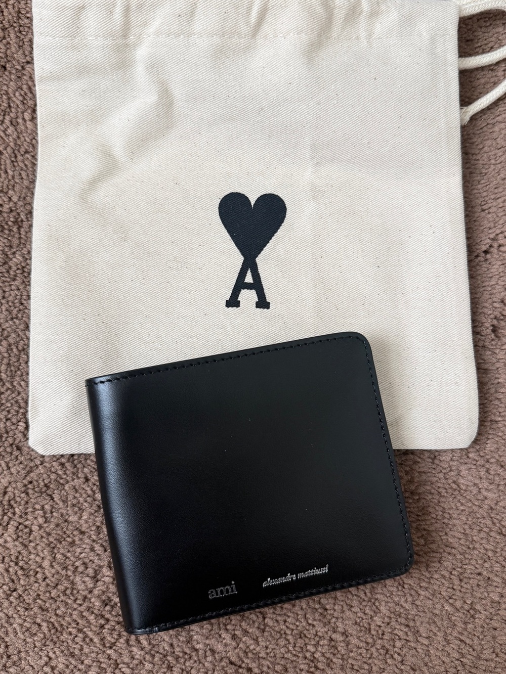 NWOT Ami Black Smooth Leather Bi-Fold Card & Key Wallet